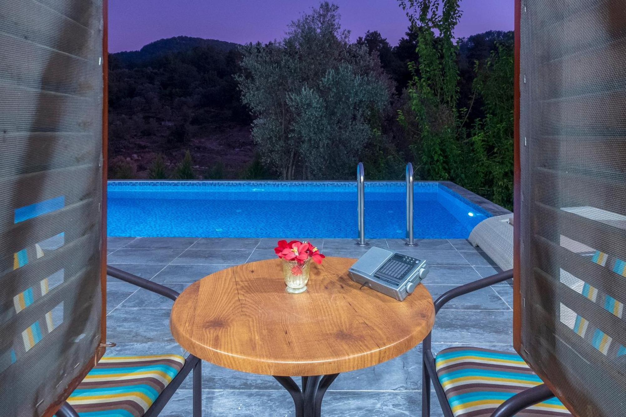 Rose Garden With Private Pool And Jacuzzi Fethiye