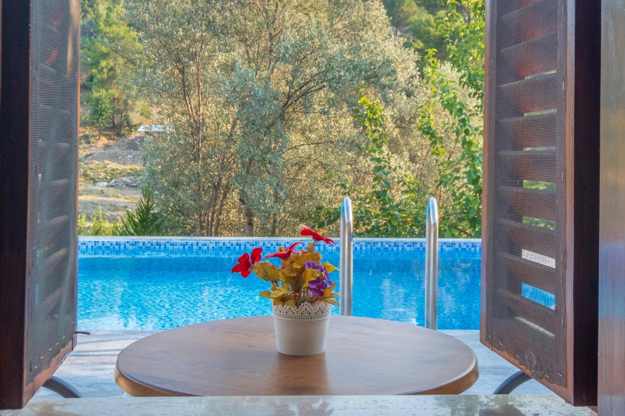Villa Rose Garden With Private Pool And Jacuzzi Fethiye