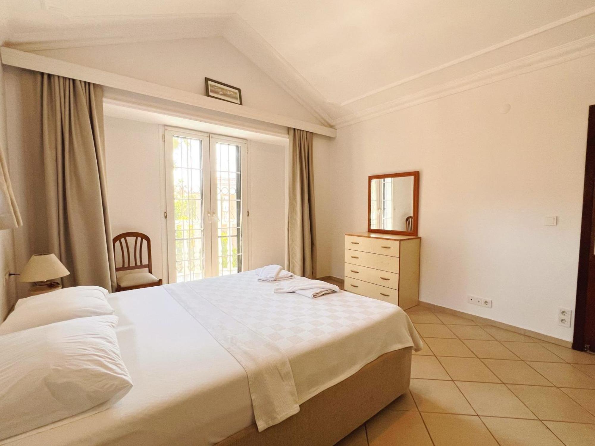 Center Villa *