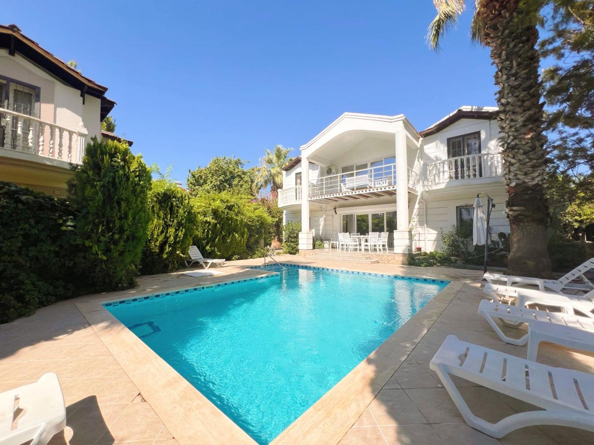 Center Villa *