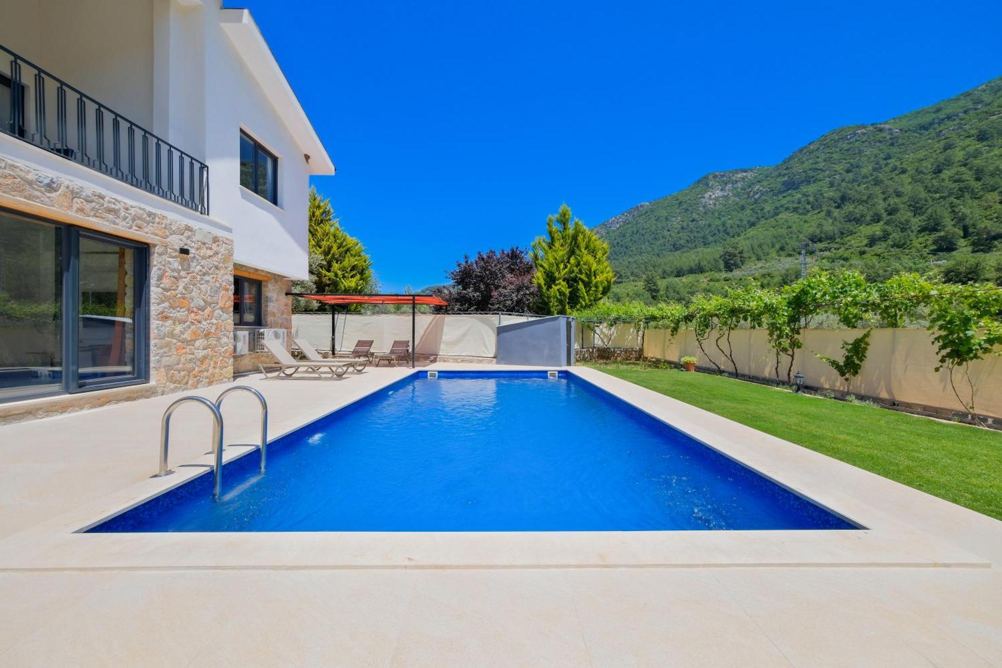 Villa Kizilbella 1, Lueks Havuzlu Korunakli Tas *