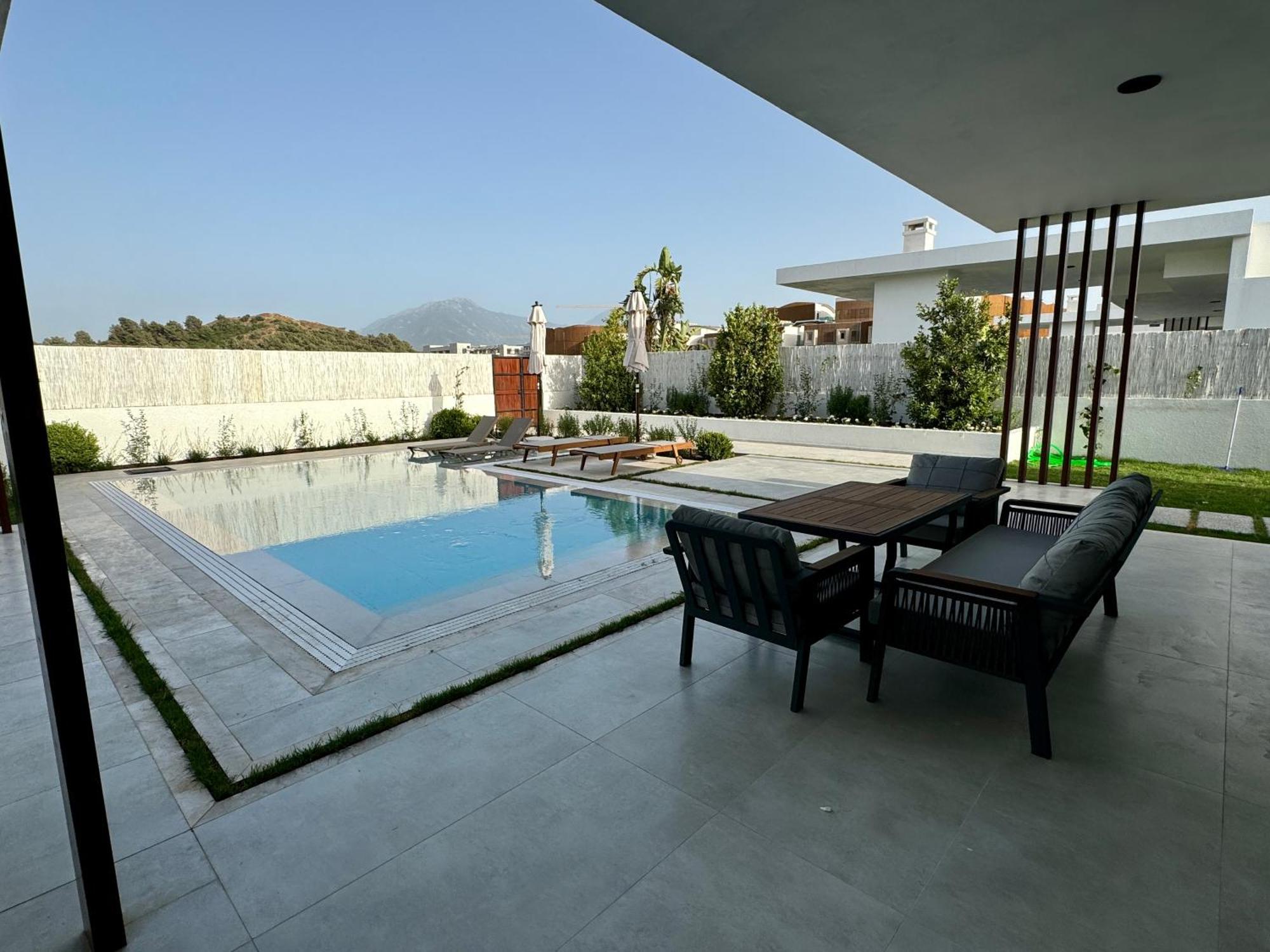 Ashta - Nora Villa