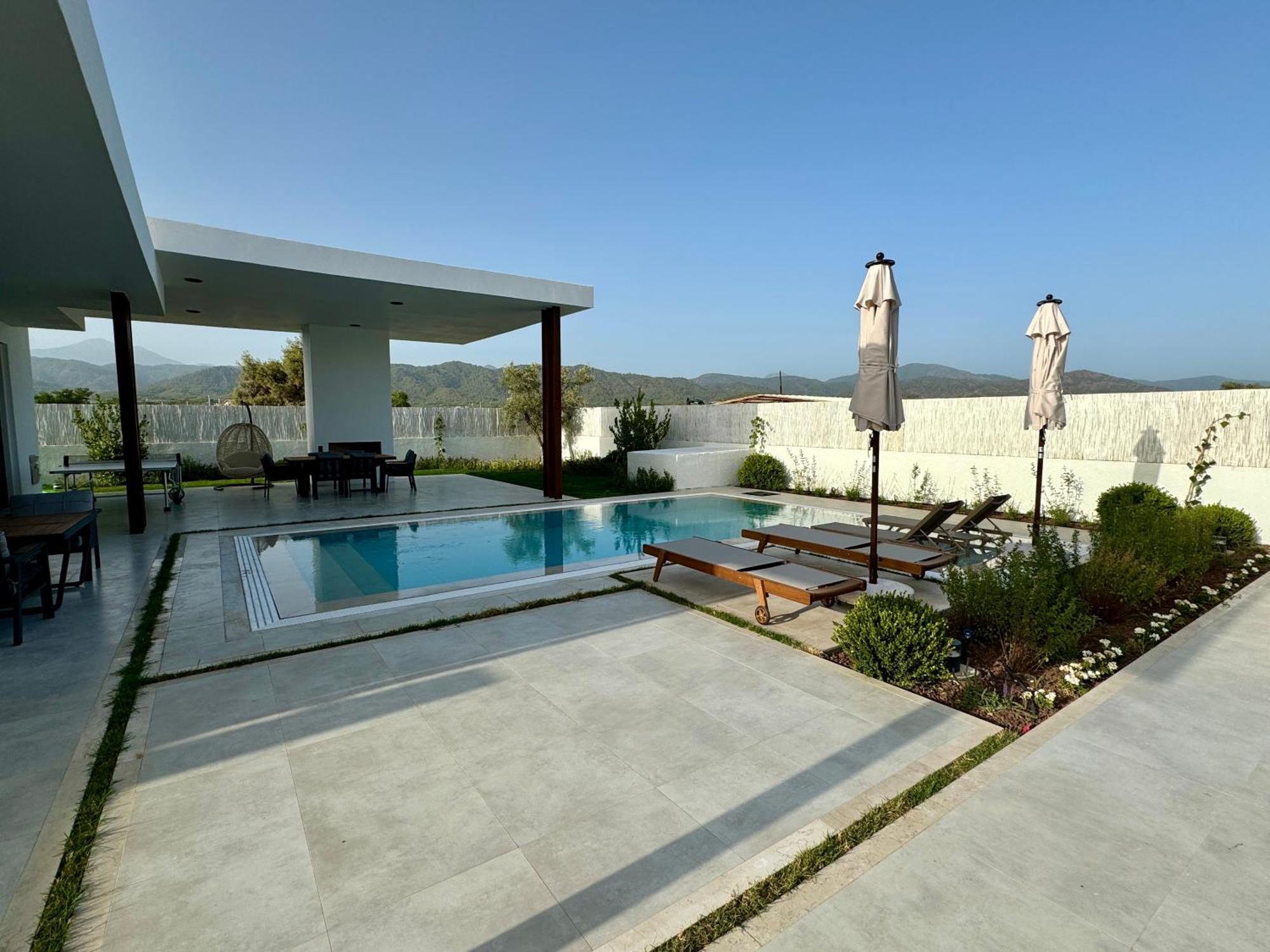 Ashta - Nora Fethiye