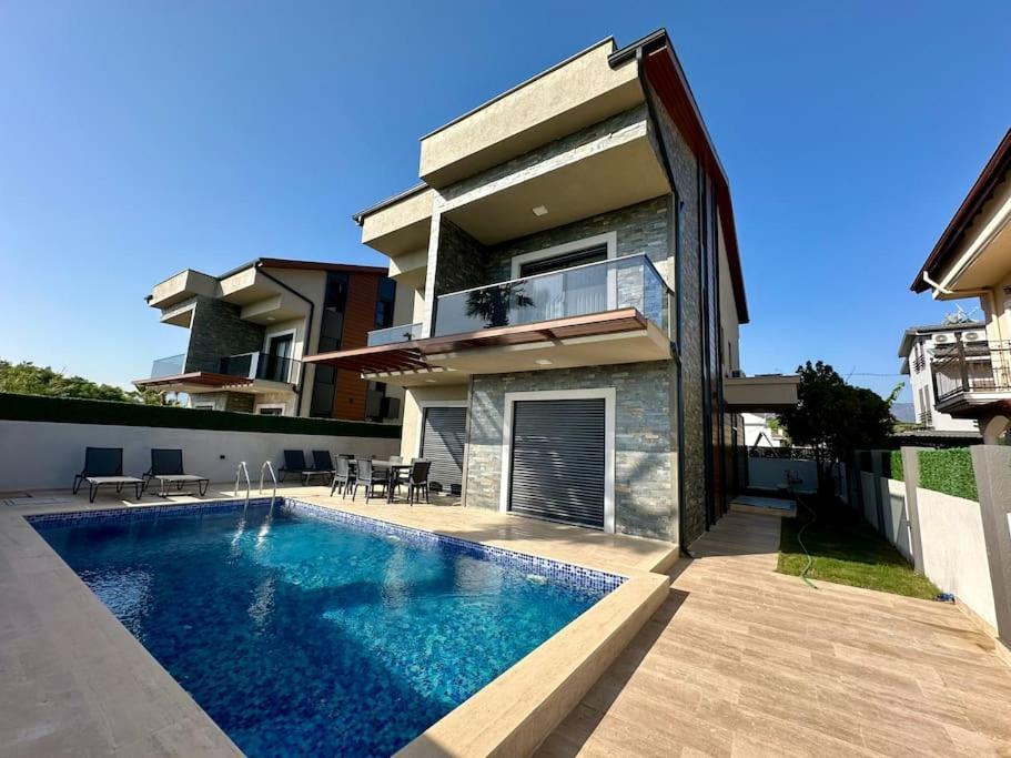 Venezia 4 Bedrooms Villa