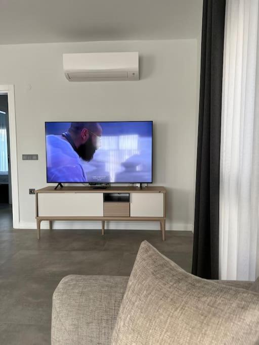 Venezia 4 Bedrooms Villa *