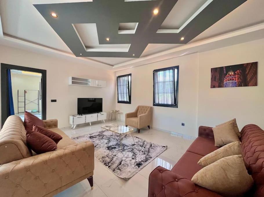 Grey - Villa