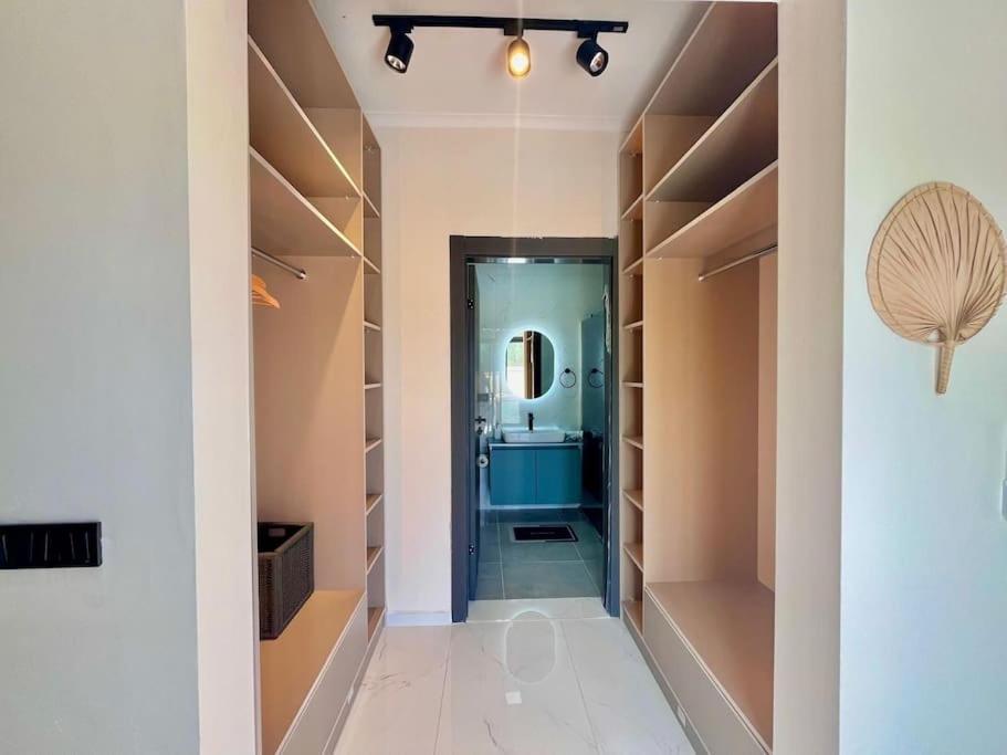 Grey - Villa *