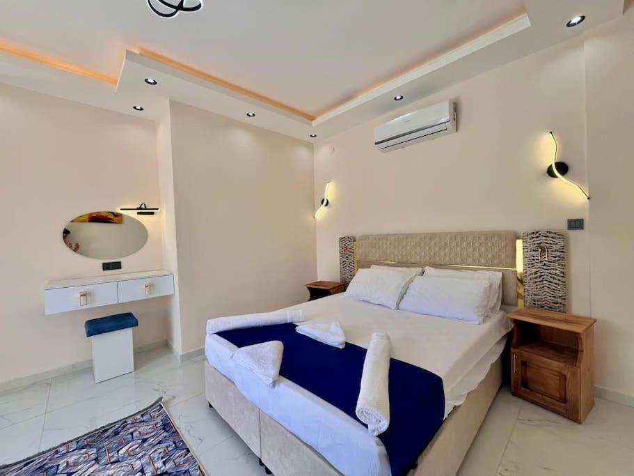 Grey - Villa *