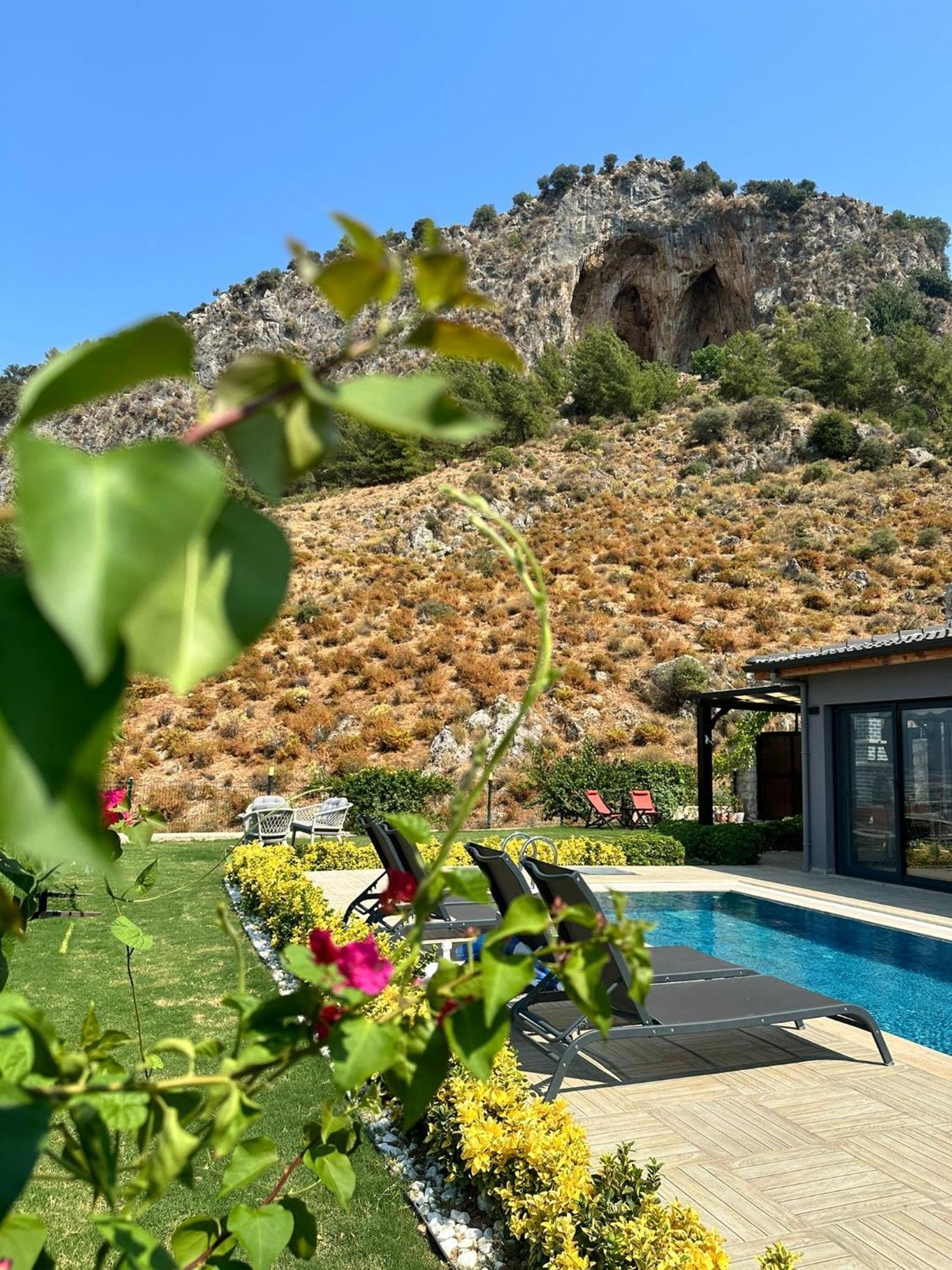 Guenes Villa