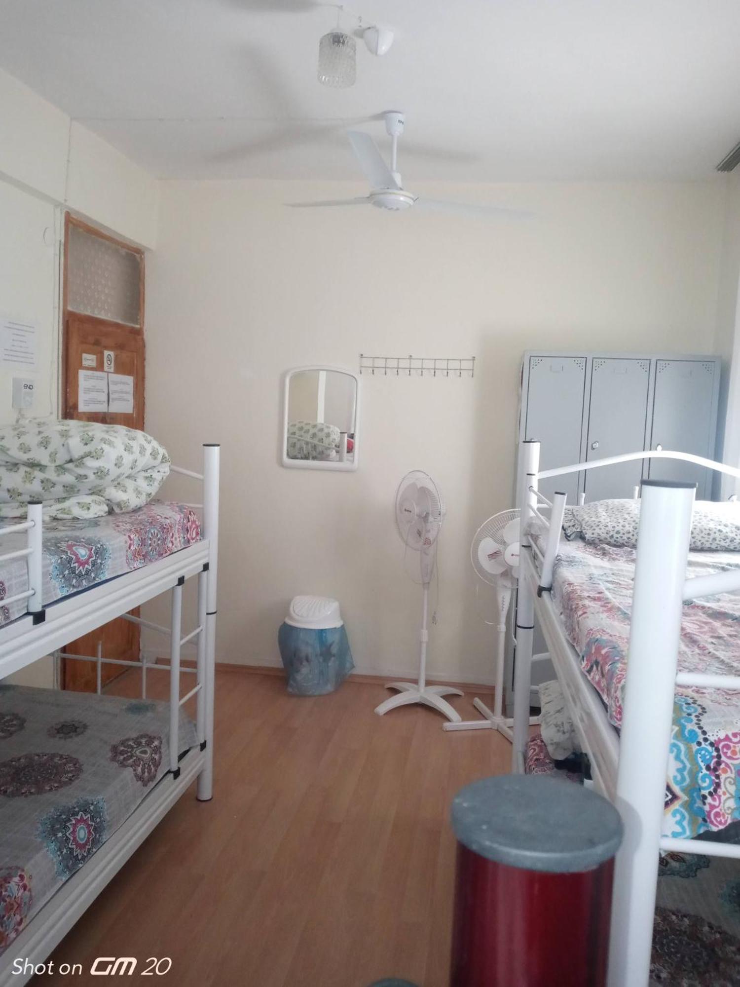 Hzd Hostel *
