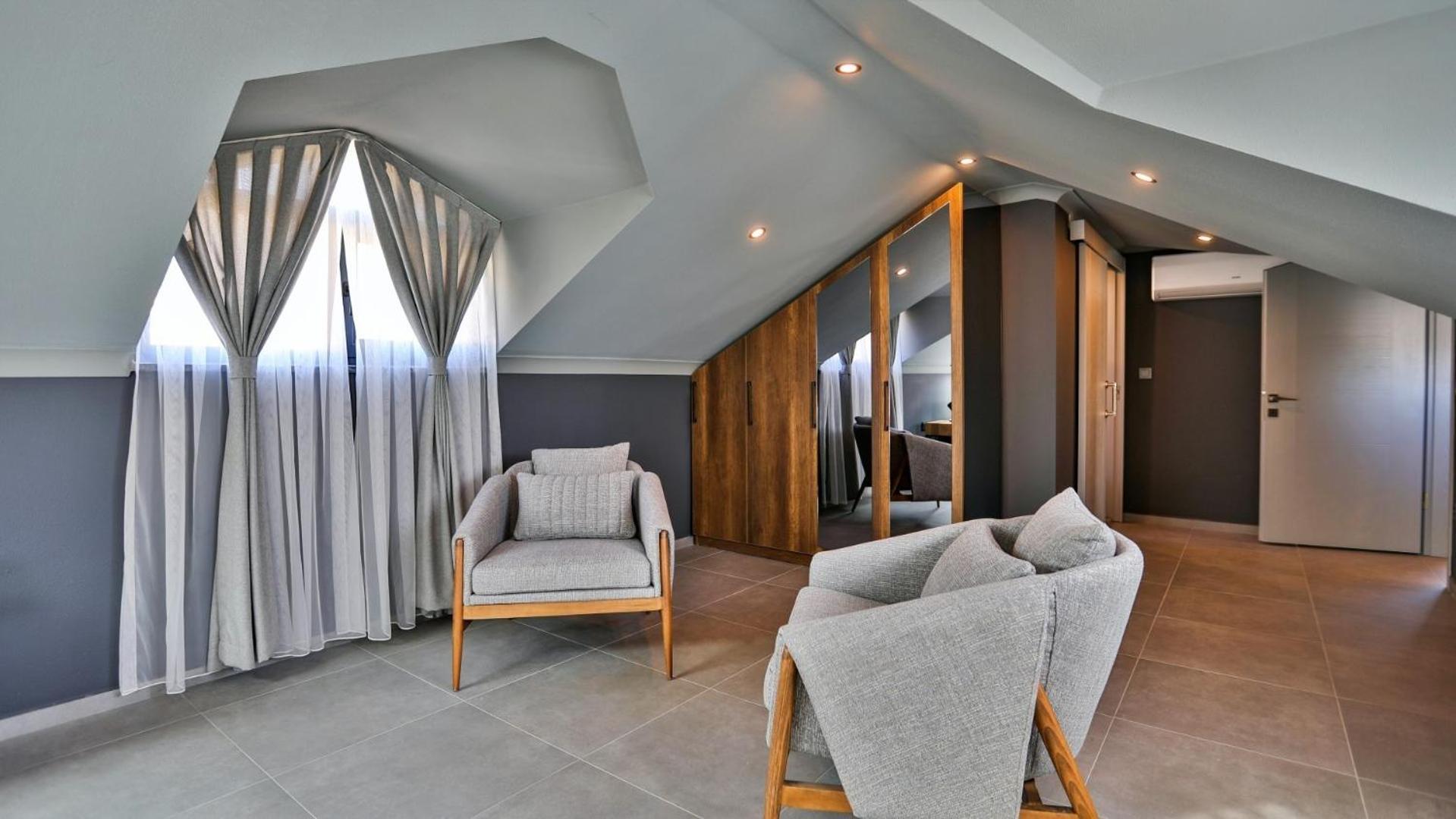 Oludeniz 4 Bedroom 4979 Villa Fethiye