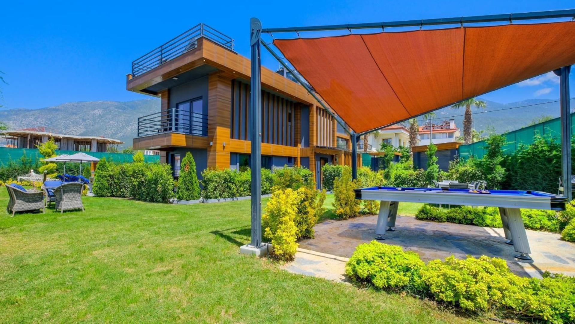 Villa Oludeniz 4 Bedroom 4979 *