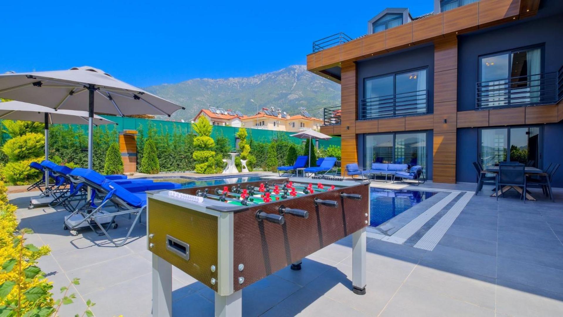 Villa Oludeniz 4 Bedroom 4979 *