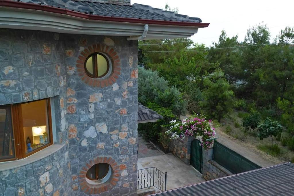 Tuzlu Sistem Havuzlu Luks Villa *