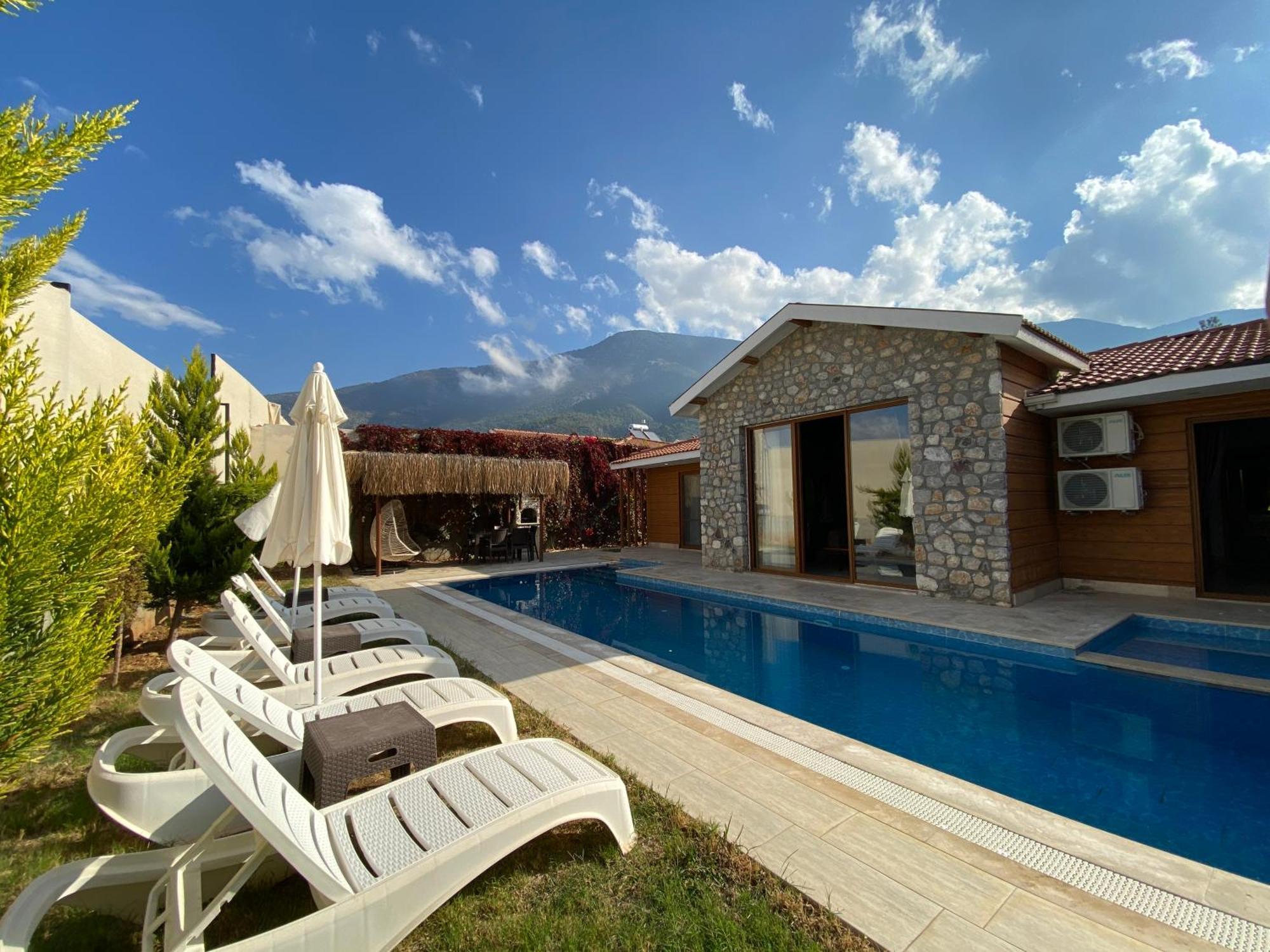 Villa Tlos 3+1 Villa, Oezel Havuzlu, *