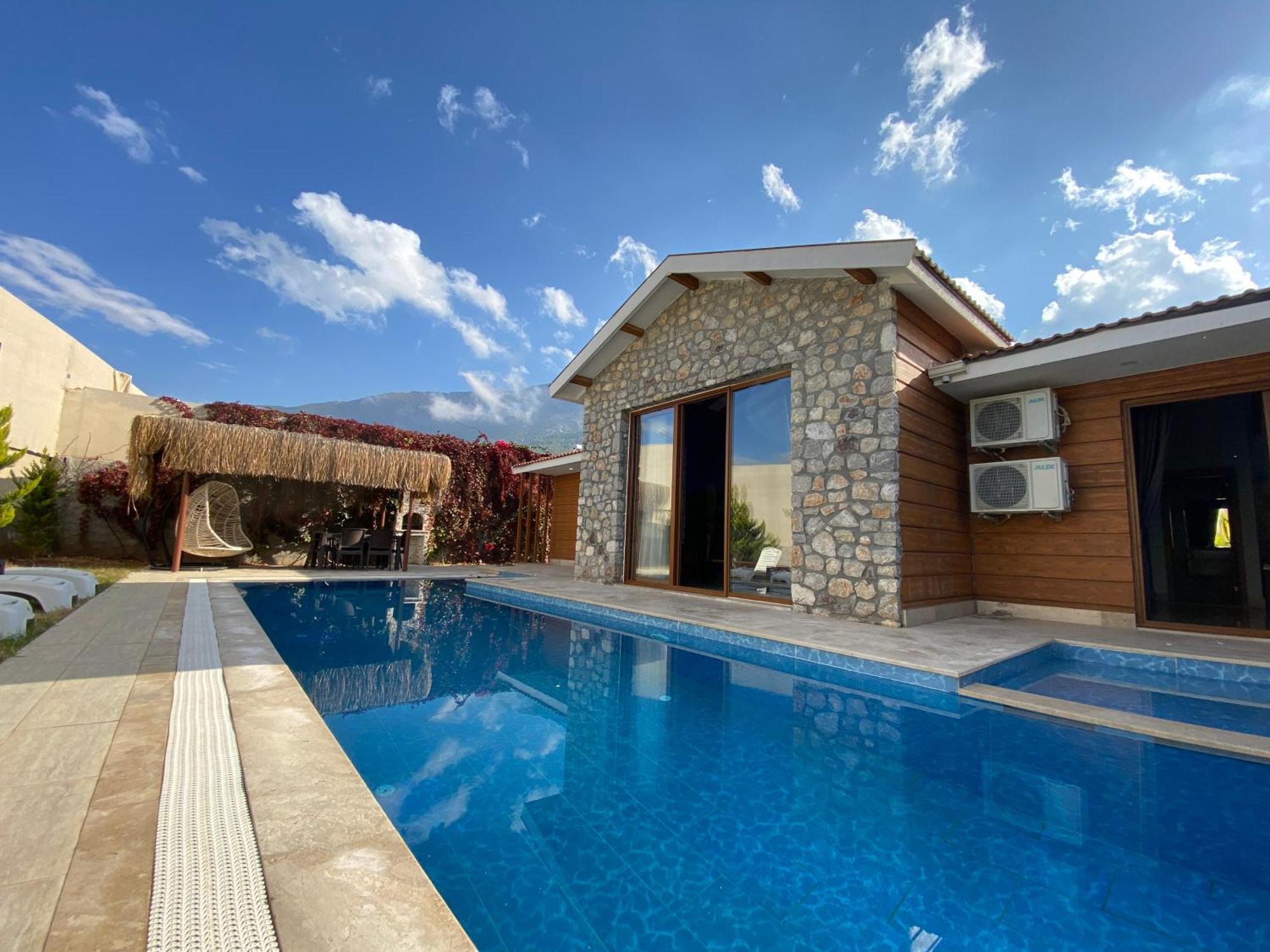 Tlos 3+1 Villa, Oezel Havuzlu, Villa