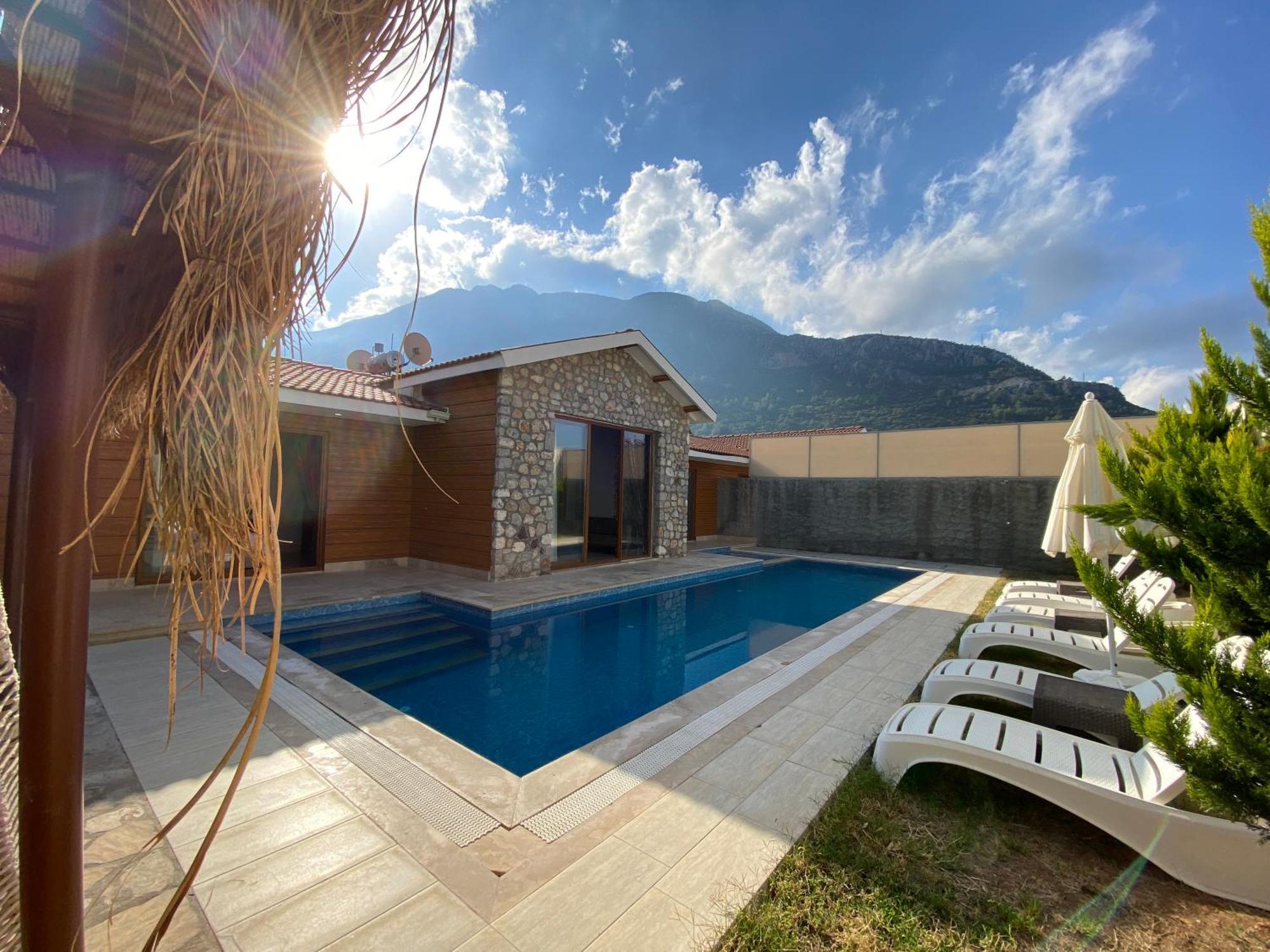 Tlos Royal 3+1 Villa, Oezel Havuzlu,