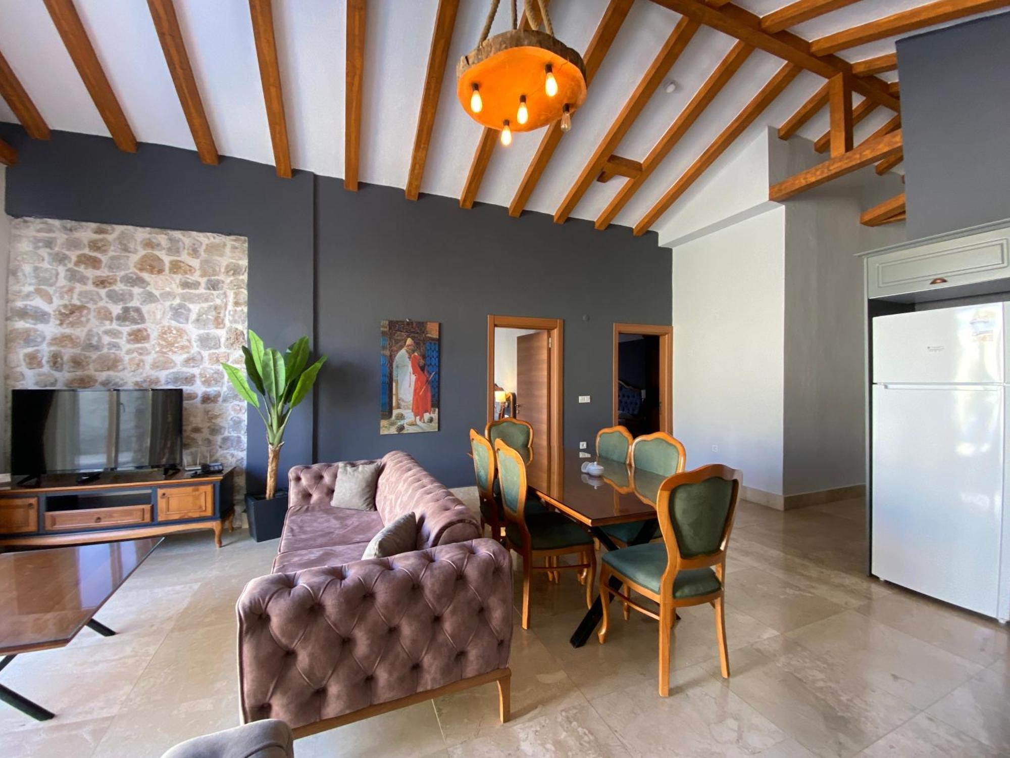 Tlos Royal 3+1 Villa, Oezel Havuzlu,