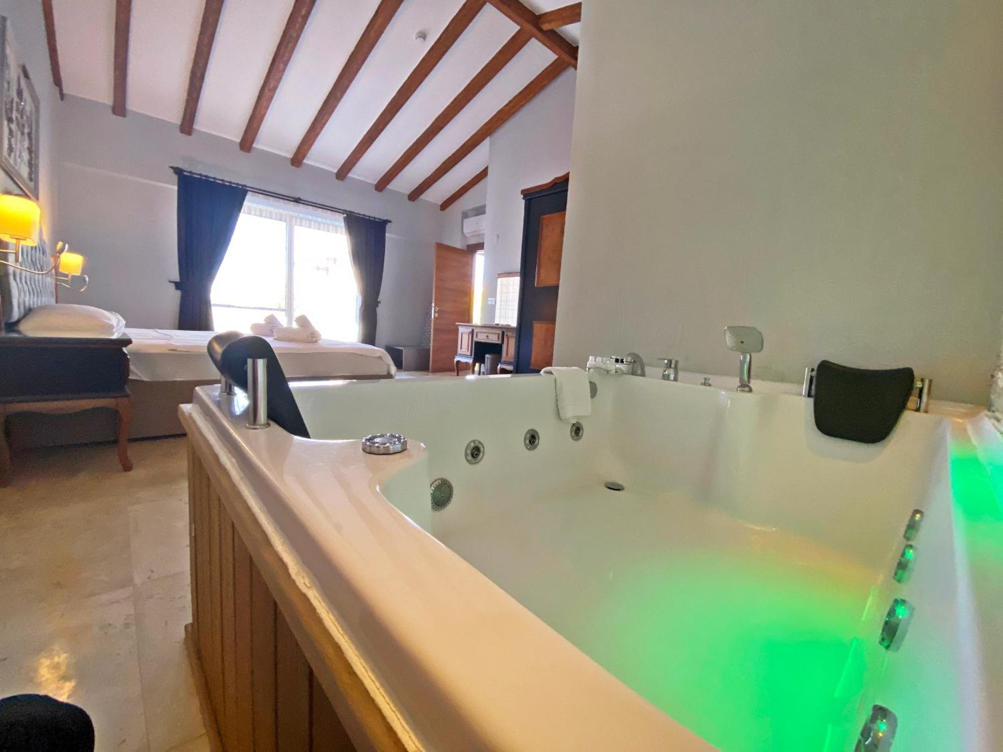 Villa Tlos Yali 3+1 Villa, Oezel Havuzlu, *