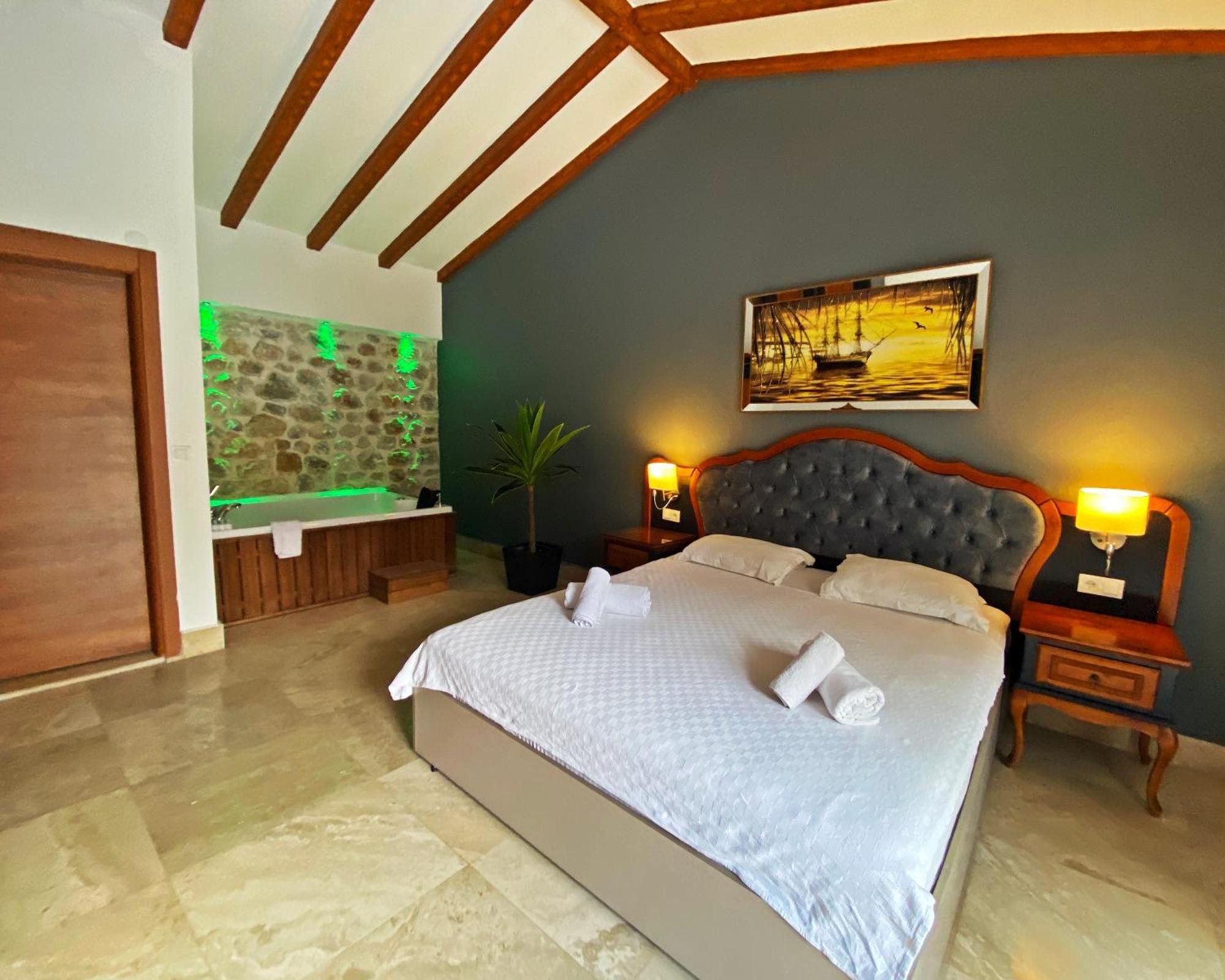 Patara Fiesta 3+1 Villa, Oezel Havuzlu, *