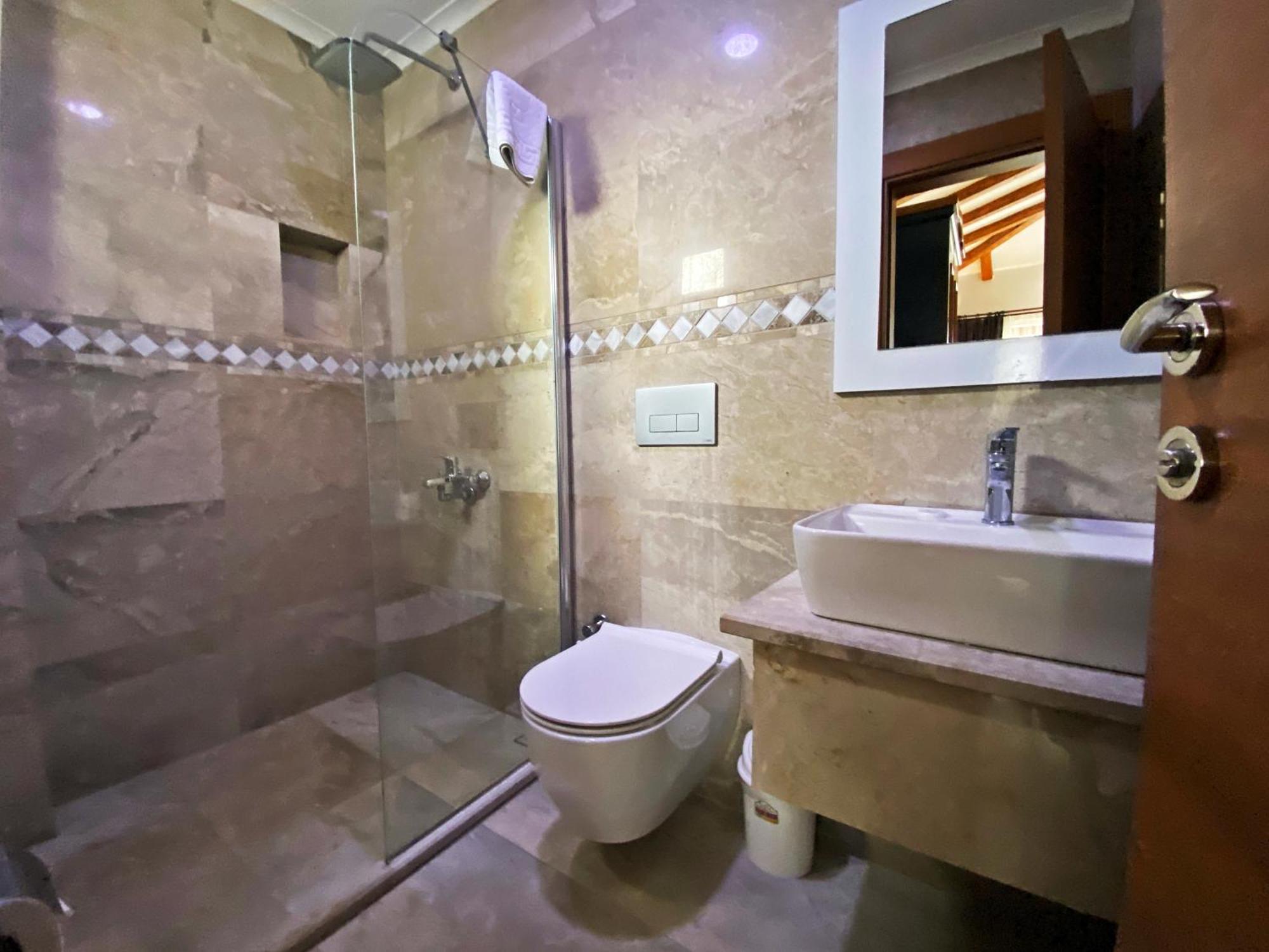 Villa Patara Fiesta 3+1 Villa, Oezel Havuzlu,
