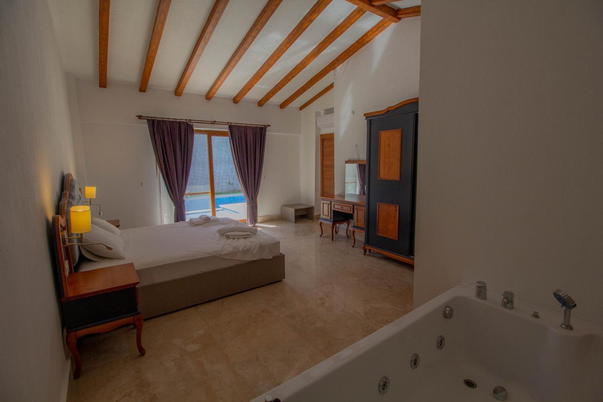 Villa Patara Infinity 3+1 Villa, Oezel Havuzlu, *