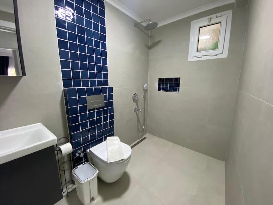 Large With Private Heated Outdoor Pool *