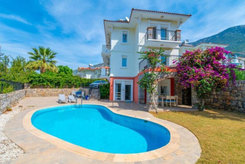 Large With Private Heated Outdoor Pool