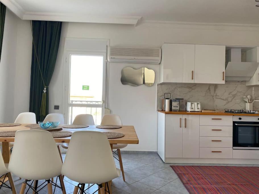 Large With Private Heated Outdoor Pool Villa *