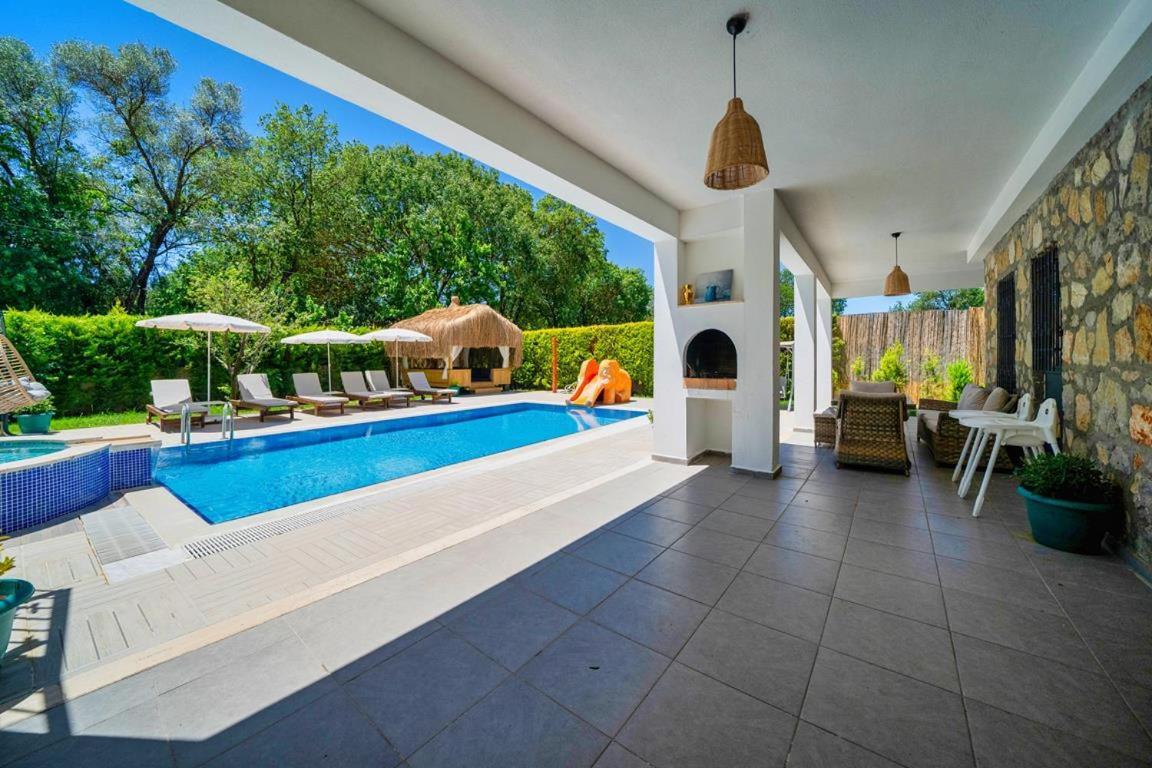 Limon Villa *