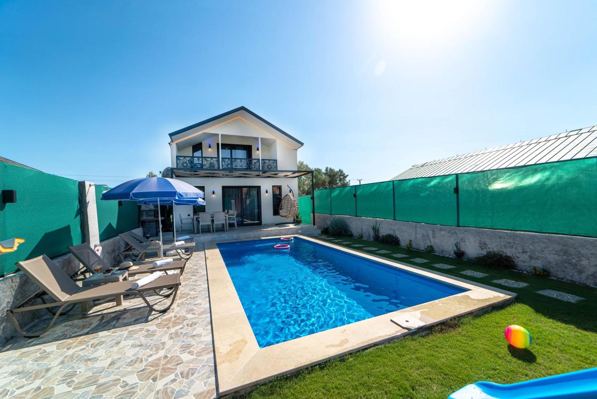 Manolya Villa *