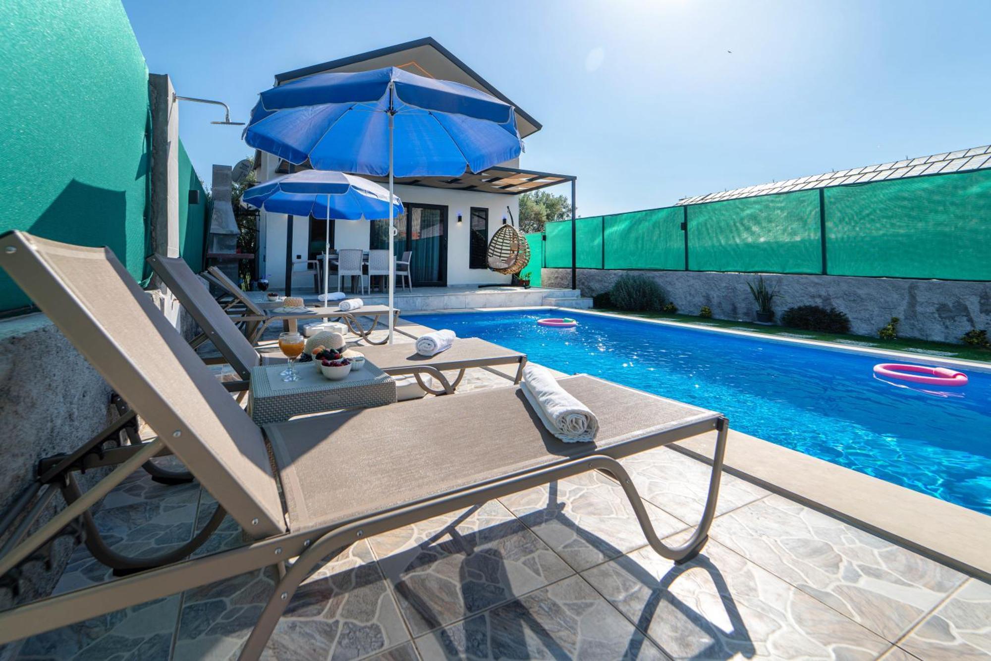Manolya Villa