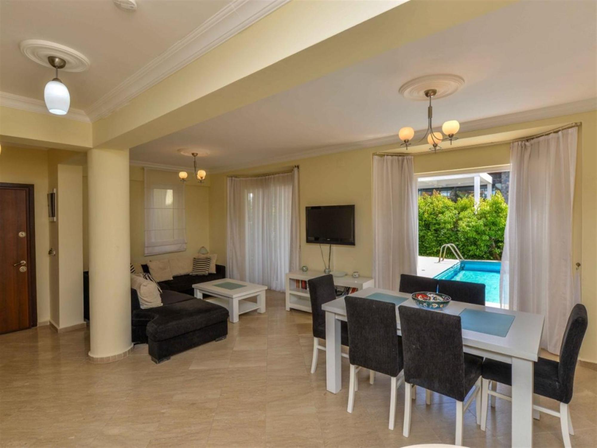 Sunset Club Lebrentals Apartment