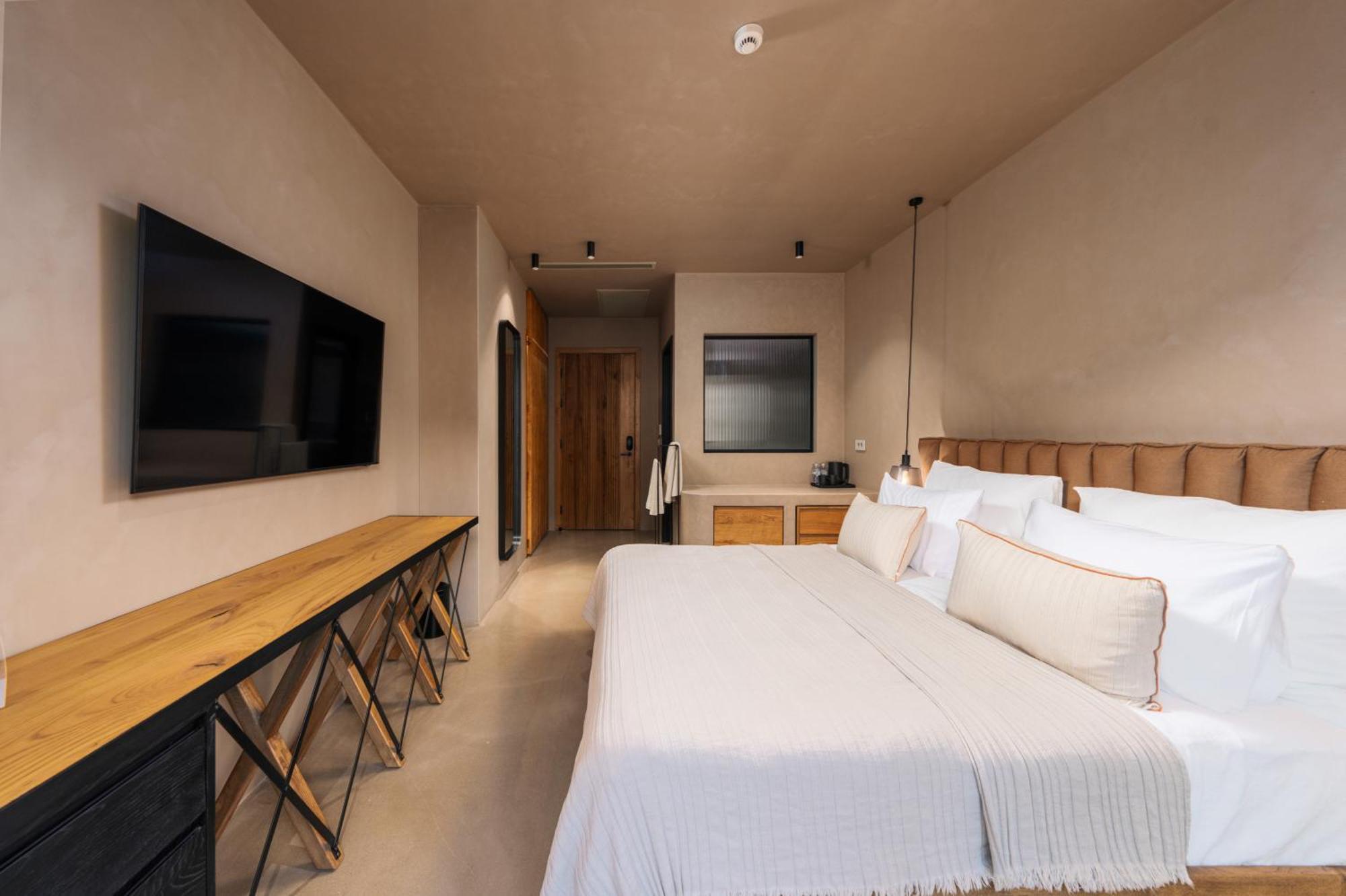 Roome Hotel