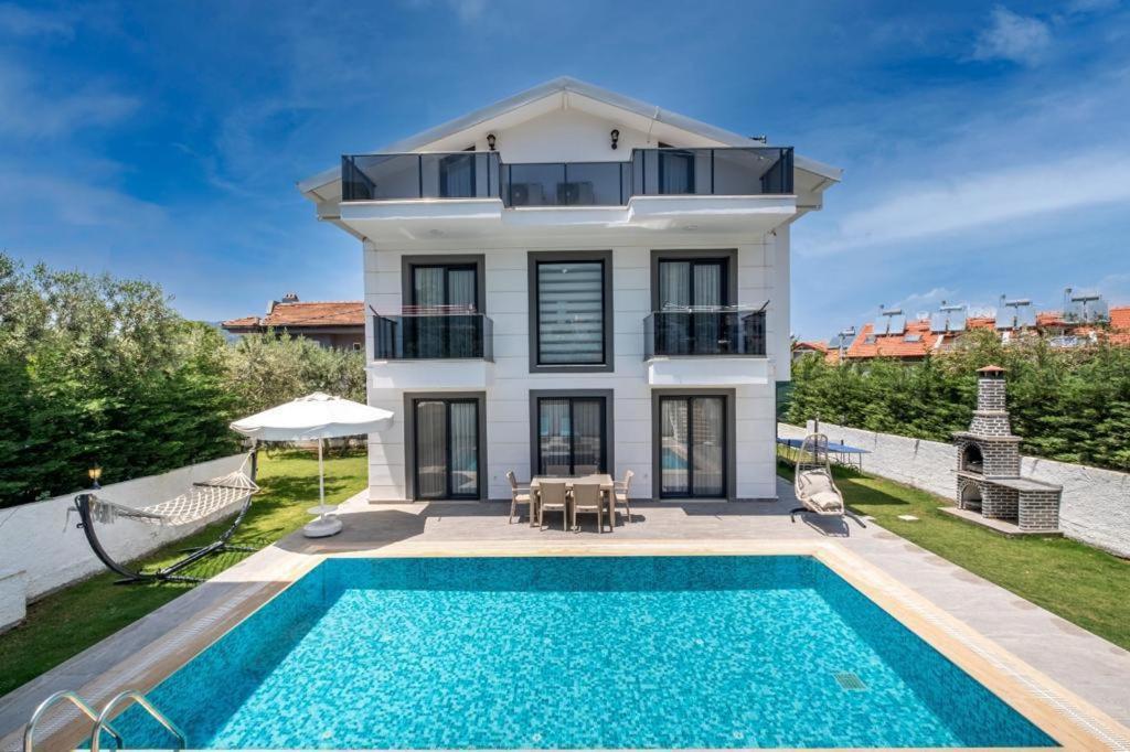 Asrin Villa *