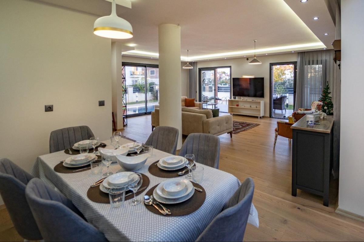 Merkezde Muhtesem Havuzlu Fethiye