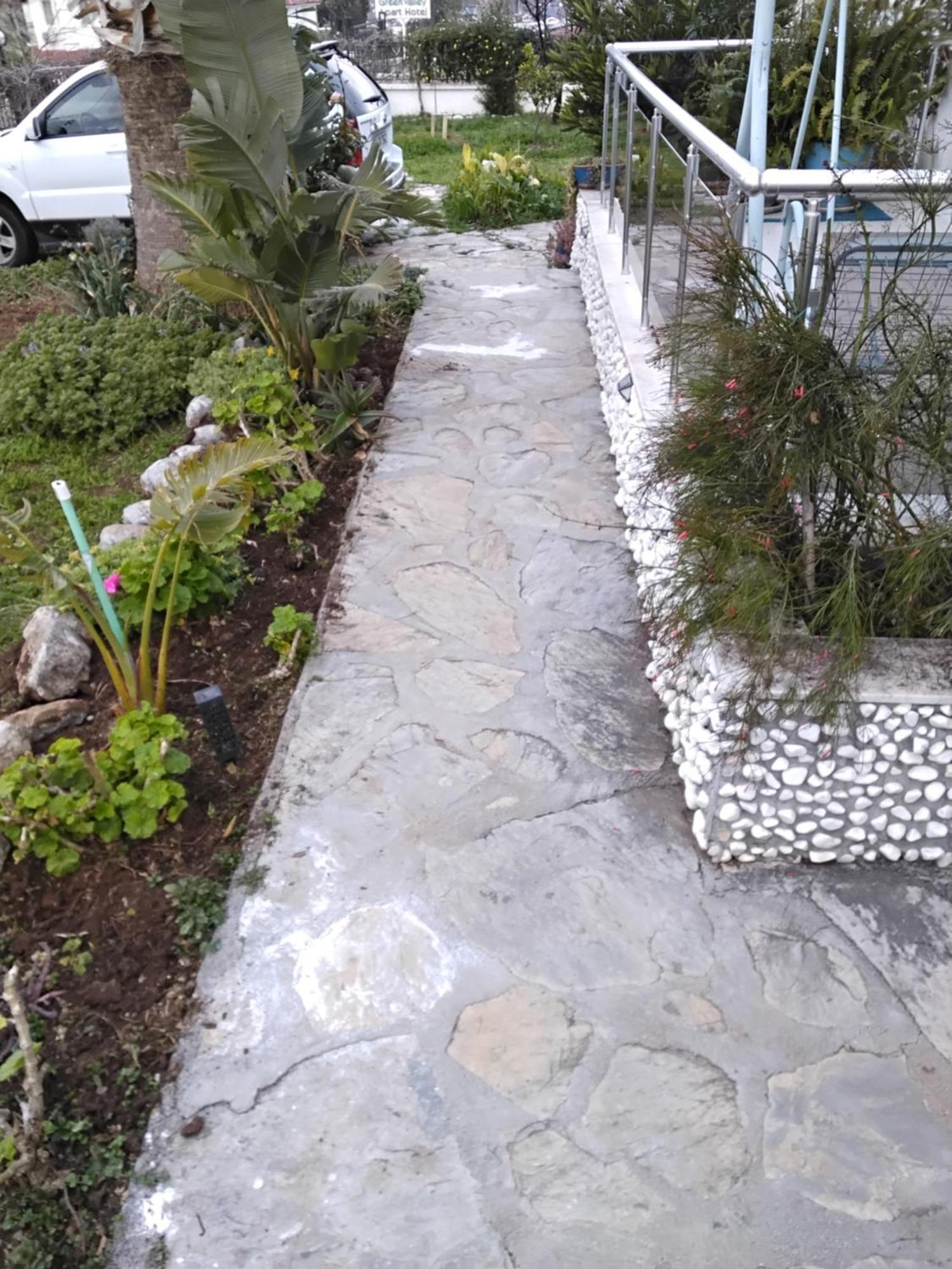 Havuzlu Beyaz Villa