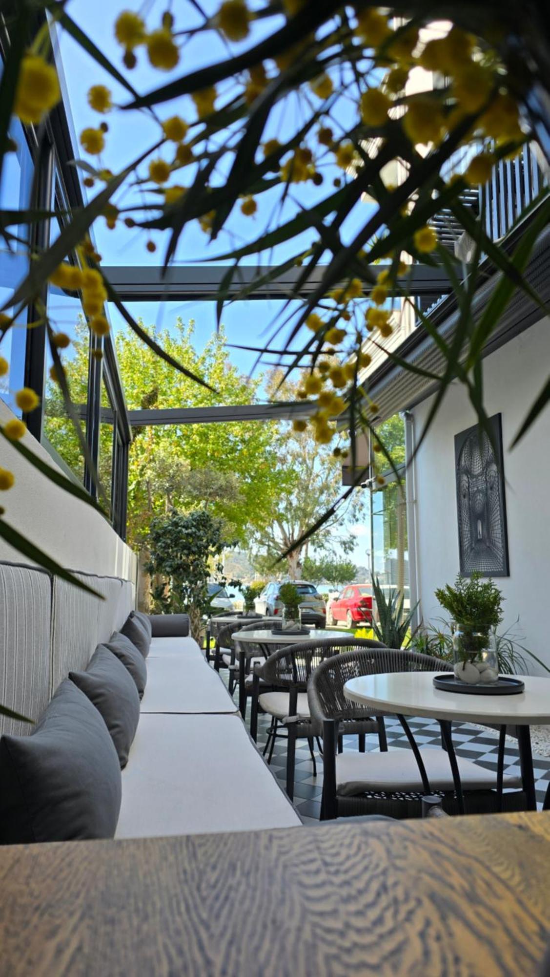 Ansira Aparthotel