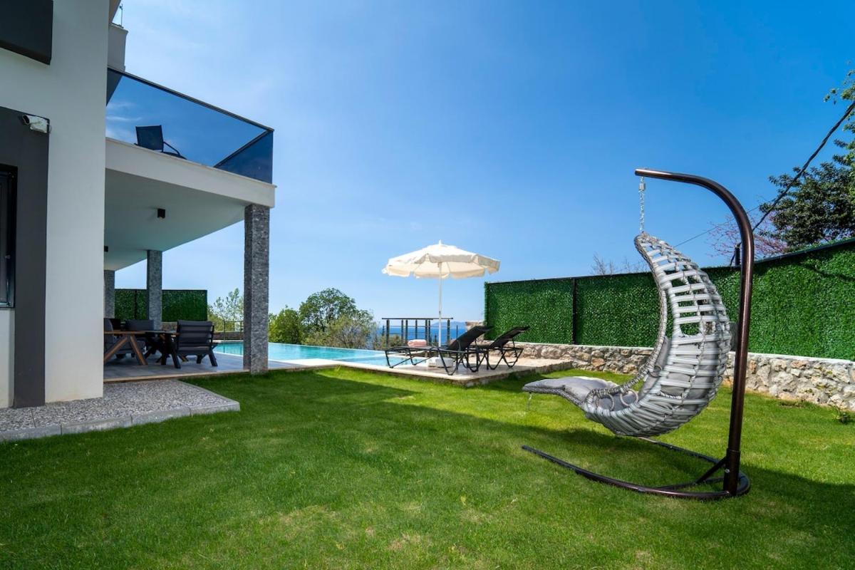 With Sea View And Heated Pool Mariposa Villa