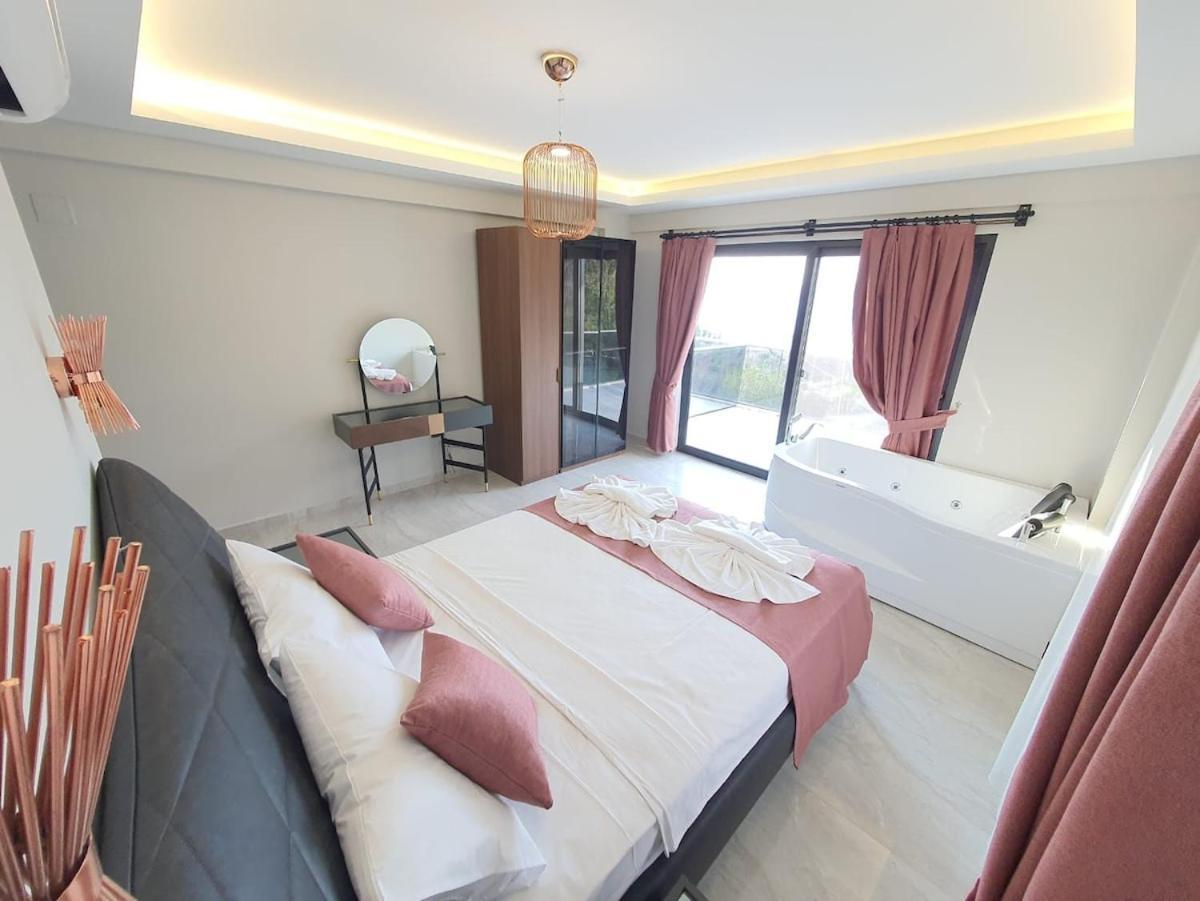 Villa With Sea View And Heated Pool Mariposa Fethiye