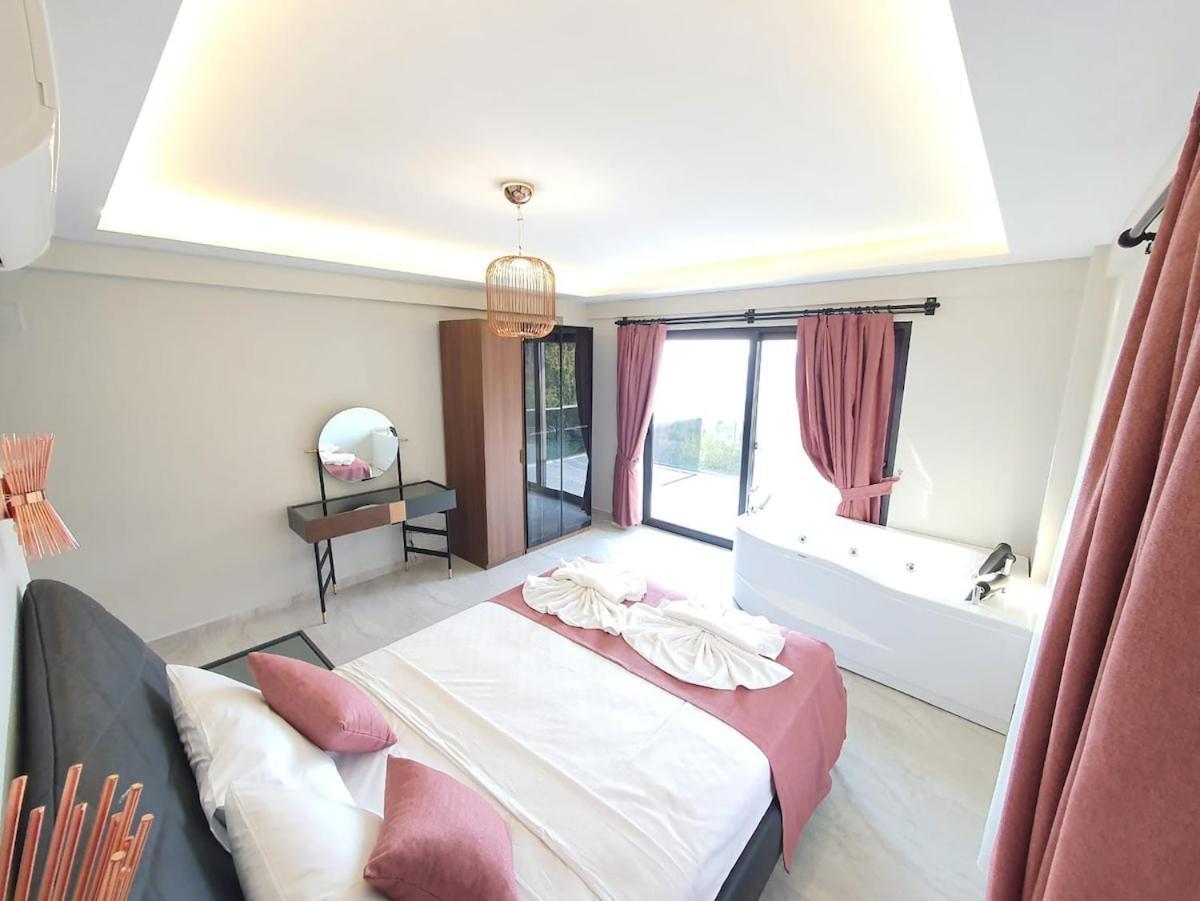 Villa With Sea View And Heated Pool Mariposa Fethiye