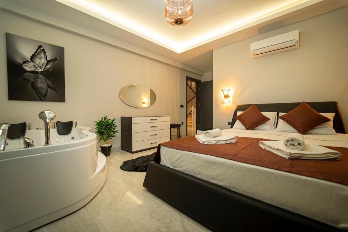 With Sea View And Heated Pool Mariposa Villa