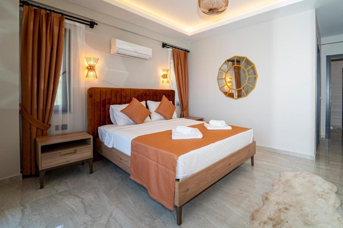 Villa With Sea View And Heated Pool Mariposa