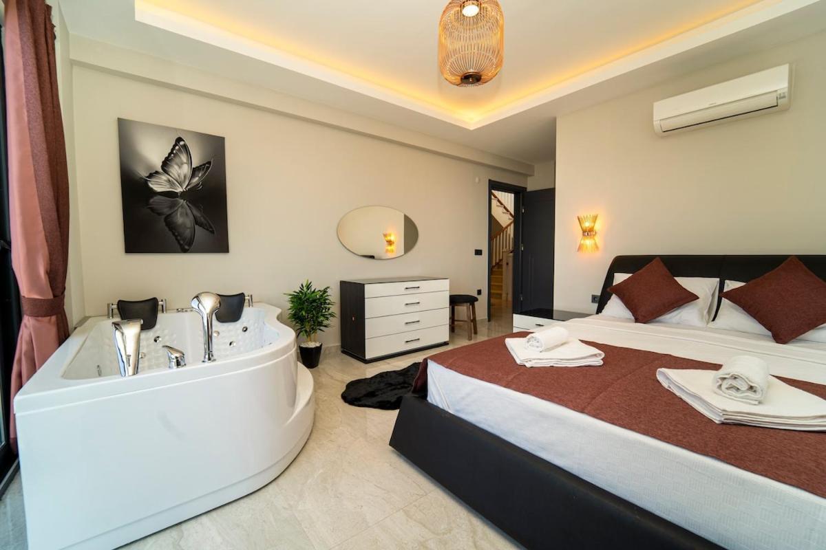With Sea View And Heated Pool Mariposa * Fethiye