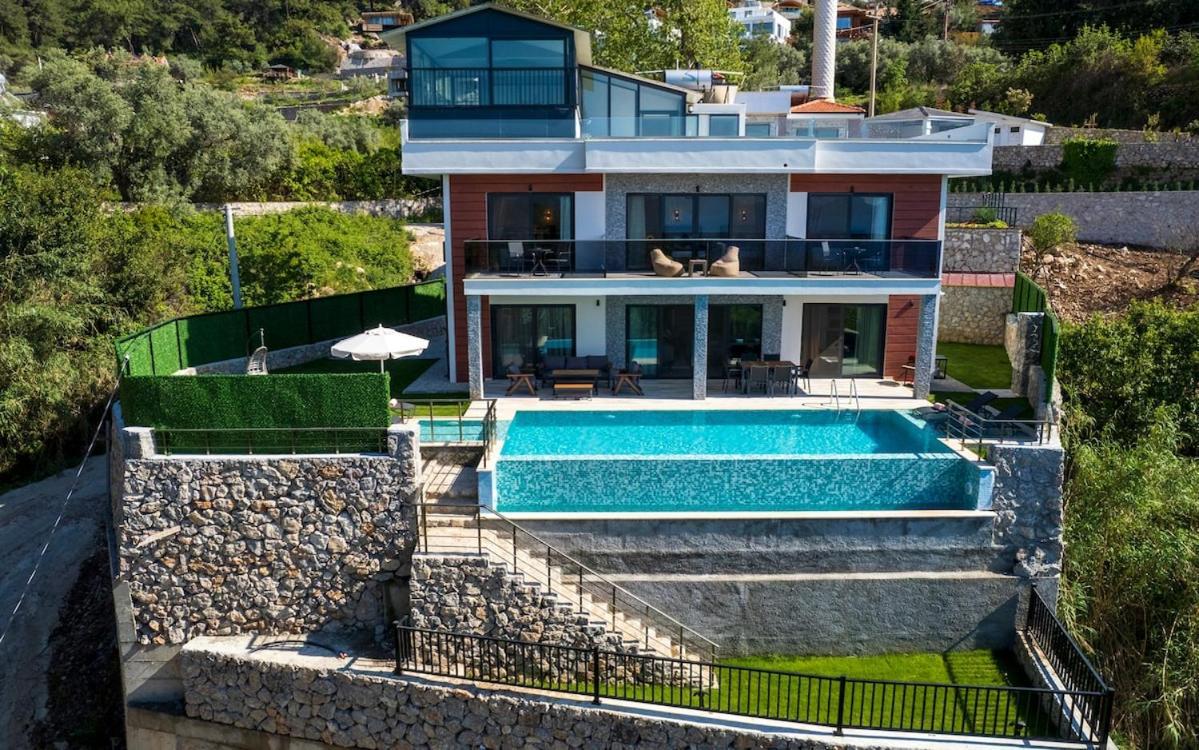 With Sea View And Heated Pool Mariposa Villa