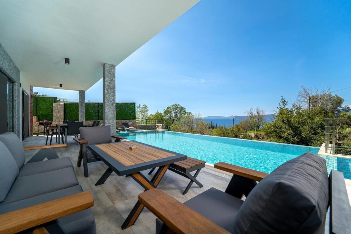 With Sea View And Heated Pool Mariposa Villa