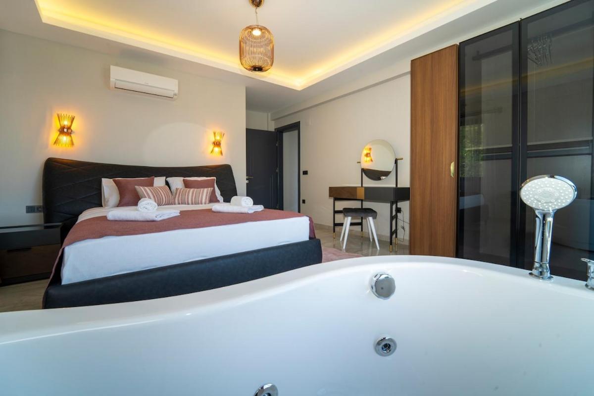 With Sea View And Heated Pool Mariposa