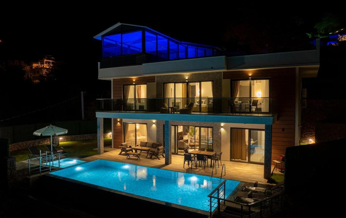 With Sea View And Heated Pool Mariposa Villa Fethiye
