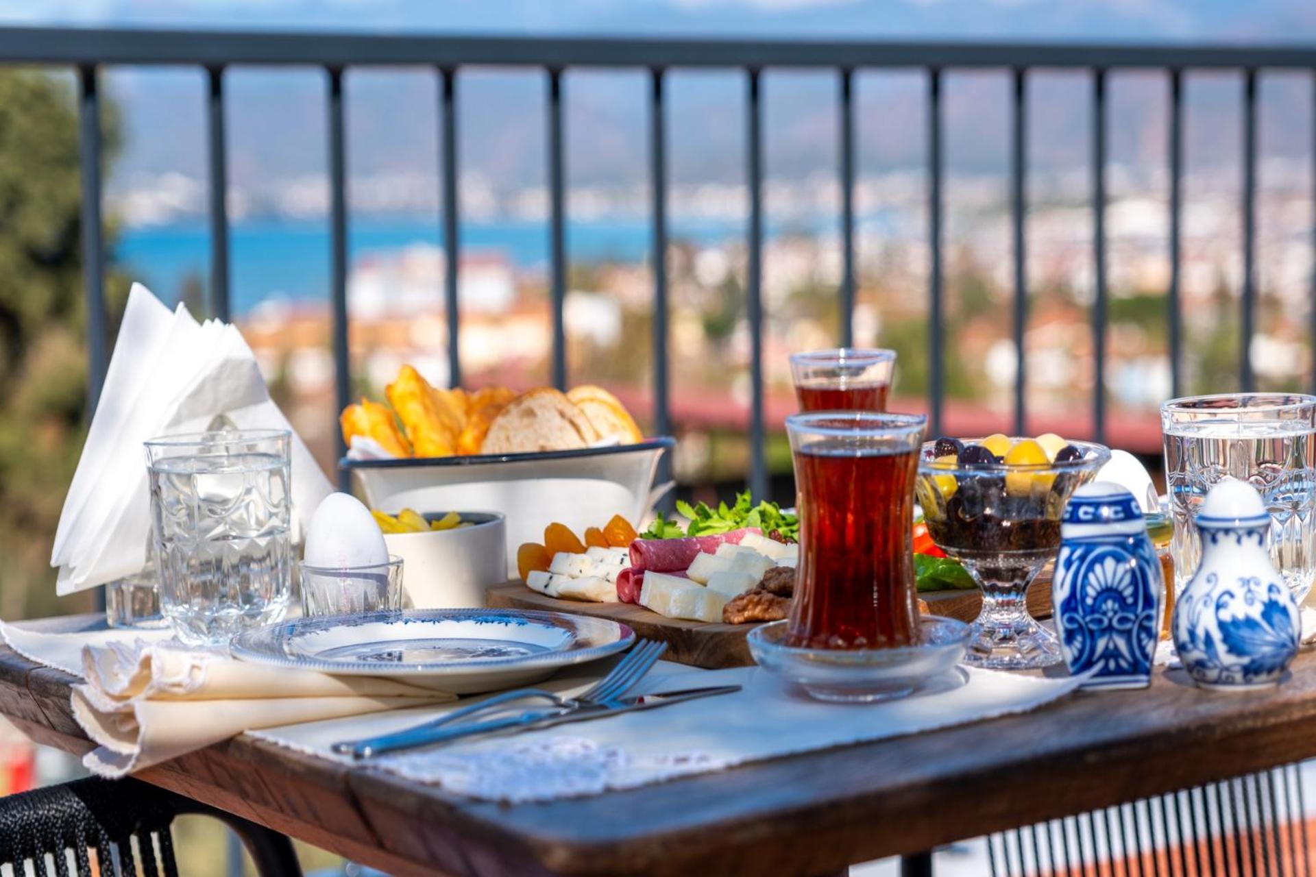 Uva Oda ve Kahvaltı *