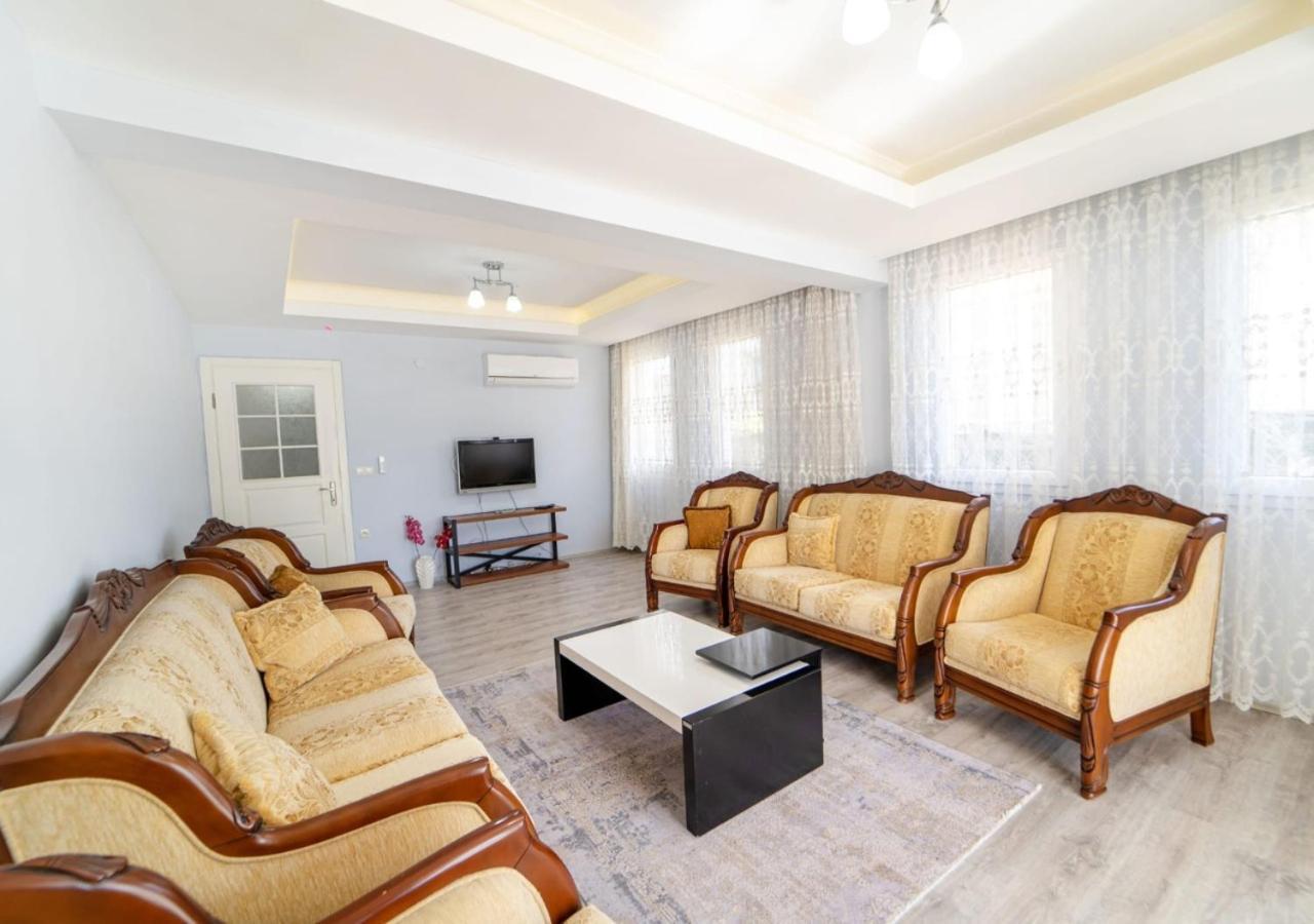 Fethiye'de Ferah Ve Konforlu Apartment